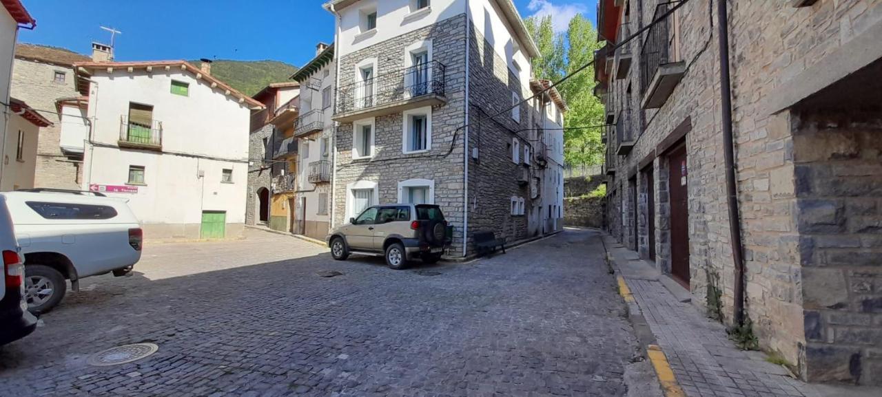 Aras Biescas Apartment Exterior photo